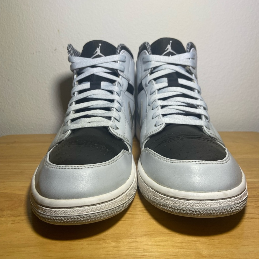 *Rare* Air Jordan 1 Retro Mid 'Wolf Grey' - Picture 6 of 15